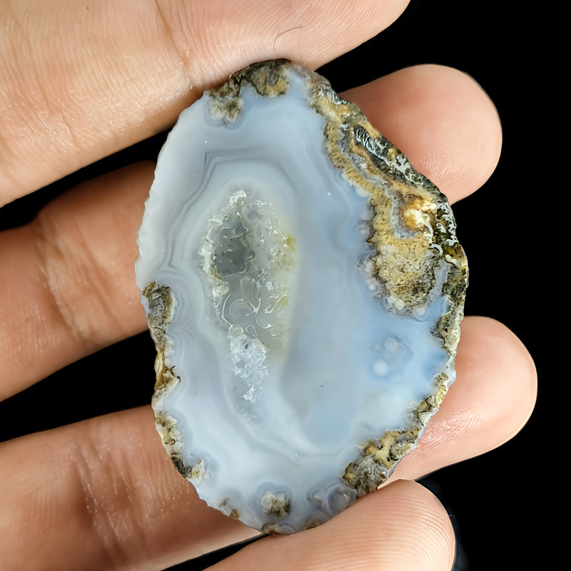 سنگ راف عقیق مدل ژئود کد m068 مجموعه دو عددی