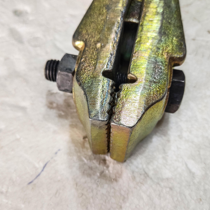 گیره صافکاری مدل تخت کد SRF - 25011