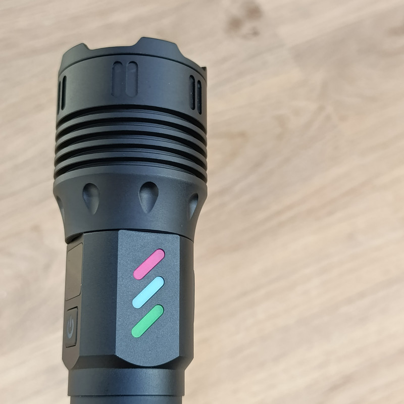 چراغ قوه دستی اسمال سان مدل zy-t700 plus با نور مهتابی
