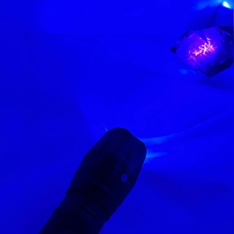 چراغ قوه دستی ویدز مدل UV365_395NM با نور بنفش