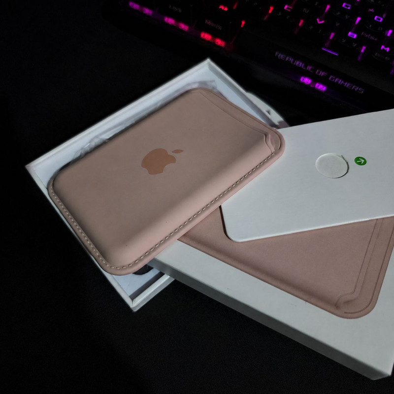 جاکارتی موبایل مدل Leather MagSafe