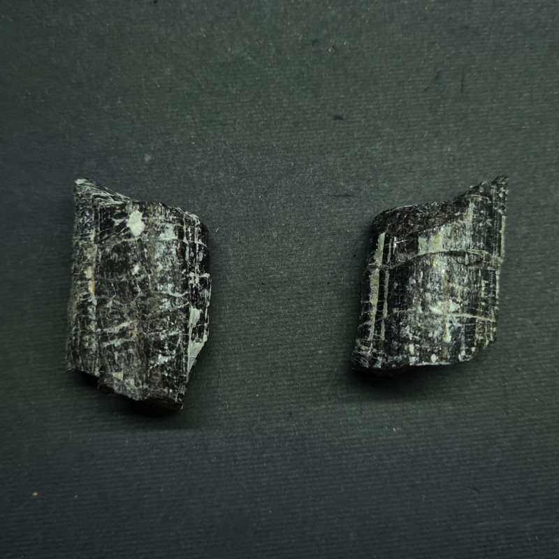 سنگ راف مدل تورمالین سیاه کد T066 مجموعه 2 عددی