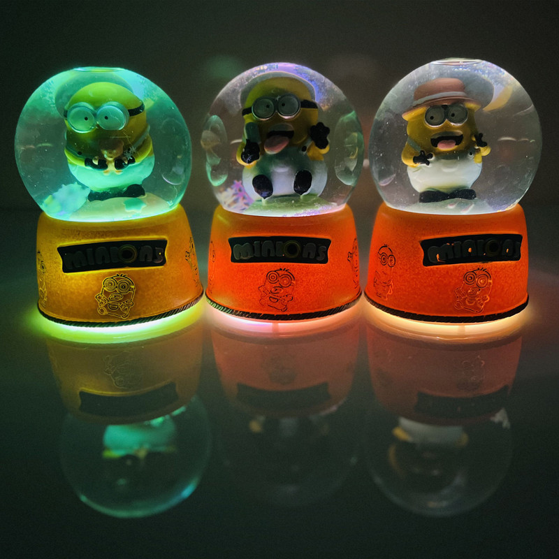 گوی چراغ‌دار مدل minions طرح مینیون و خرس عروسکی کد A6378