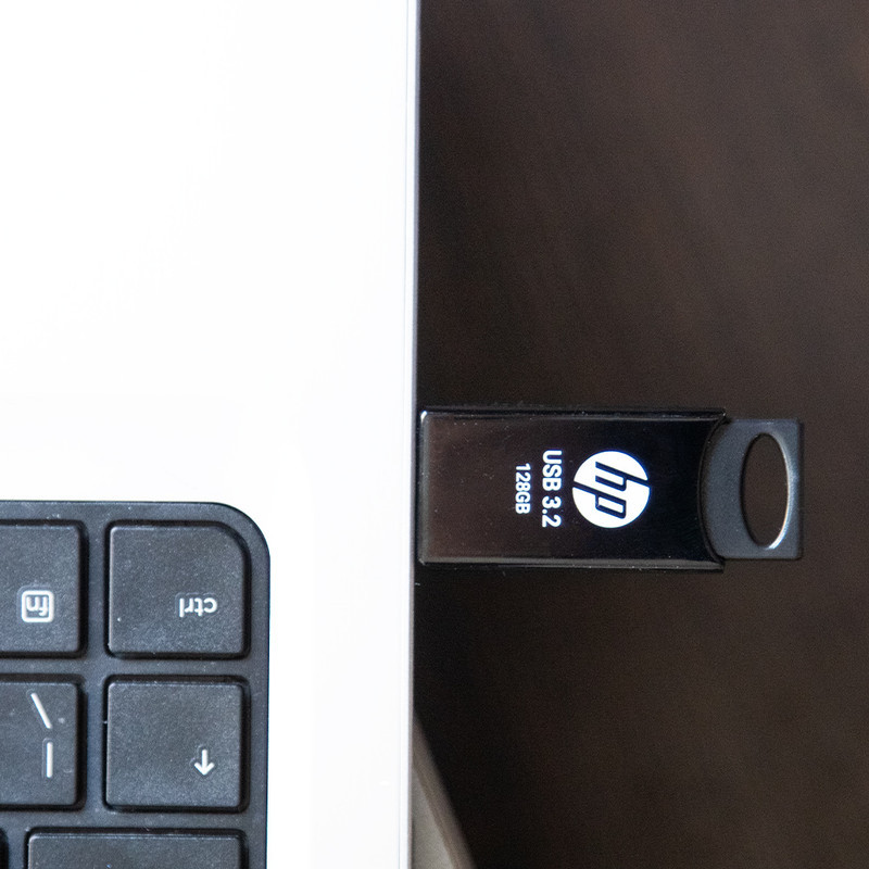 فلش مموری اچ‌ پی مدل 712W ظرفیت 128 گیگابایت با رابط USB 3.2