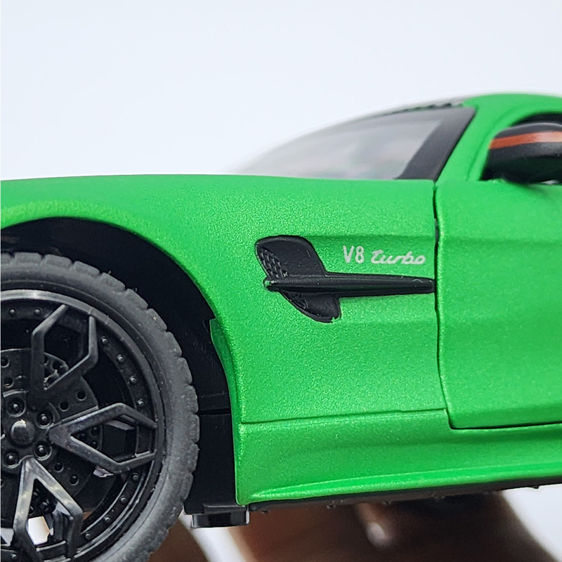 ماکت ماشین فلزی اسپرت BENZ AMG GT قابلیت دودزا با منبع آب، چراغ‌دار، موزیکال، فرمان‌پذیری چرخ‌های جلو، عقب‌کش، باتری قلمی، بدنه صیقلی و 6 درب بازشو
