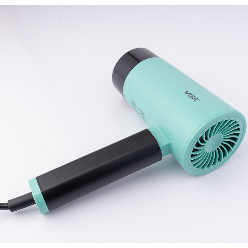 سشوار مسافرتی 1600 وات وی جی ار مدل V-426، موتور DC، وزن 600 گرم، المنت فلز، دارای سری متمرکز‌کننده باریک با ویژگی صاف‌کنندگی، با قابلیت باد سرد