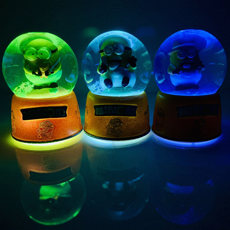 گوی چراغ‌دار مدل minions طرح مینیون بازیگوش کد D63788