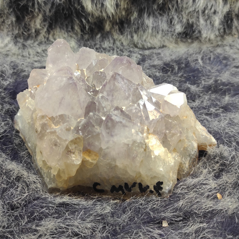 سنگ راف آمیتیست مدل  کریستالی کد CM7704