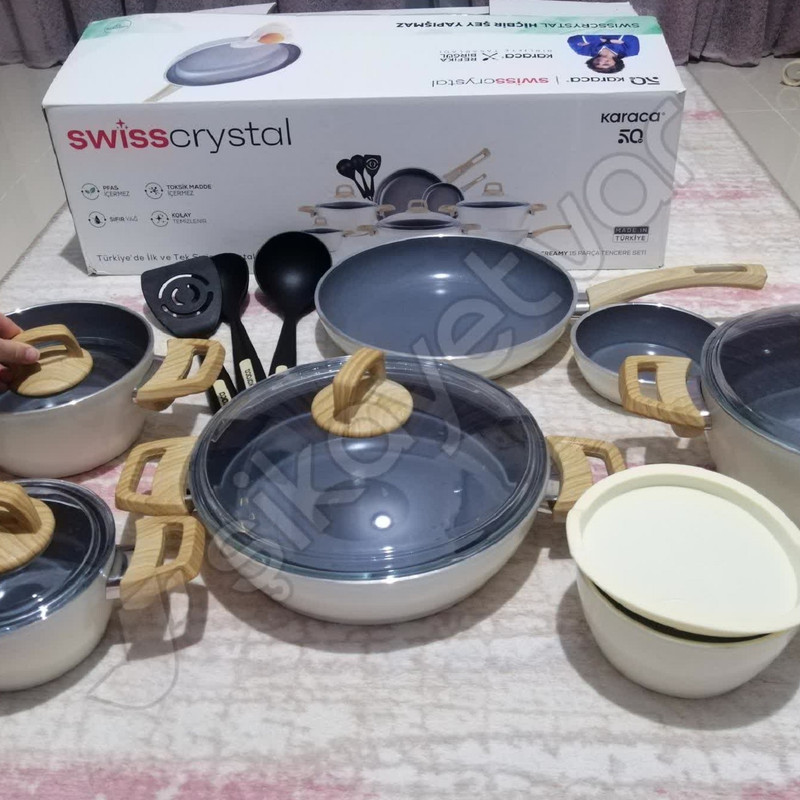 سرویس پخت و پز 14 پارچه کاراجا مدل Swiss Crystal Creamy