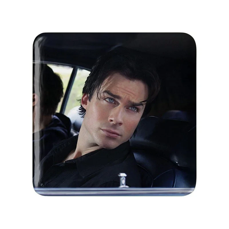 مگنت خندالو مدل دیمون سالواتوره خاطرات یک خون آشام  The Vampire Diaries  کد 23695