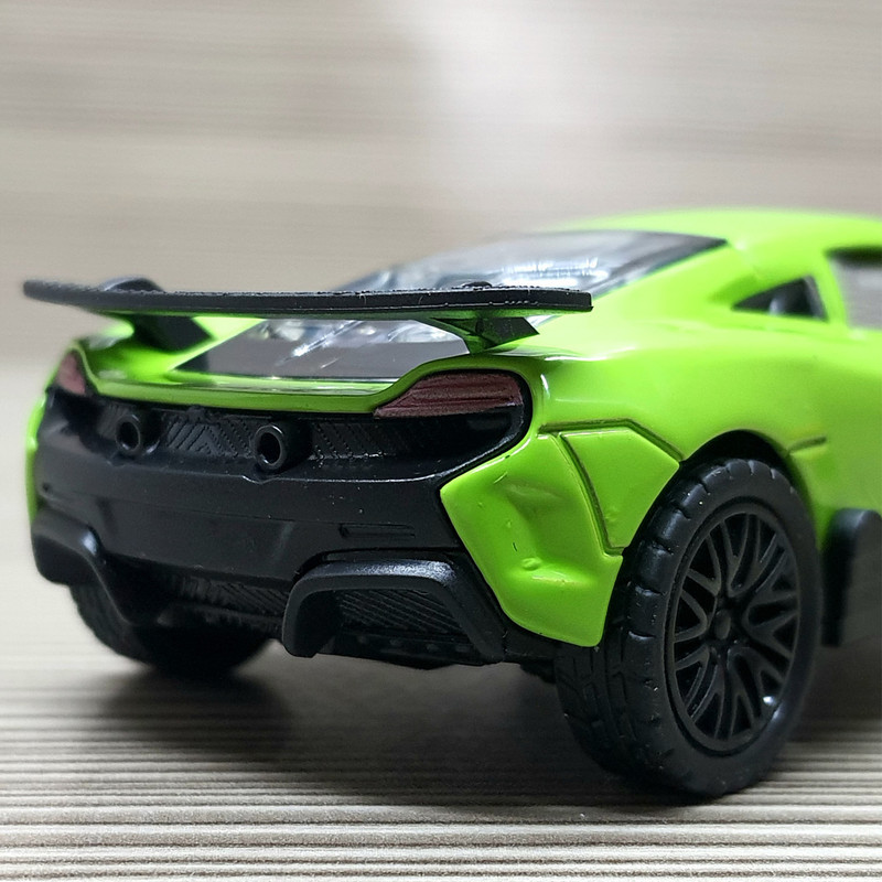 ماشین بازی مدل فلزی مکلارن 765LT