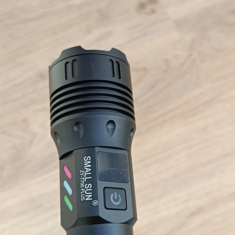 چراغ قوه دستی اسمال سان مدل zy-t700 plus با نور مهتابی