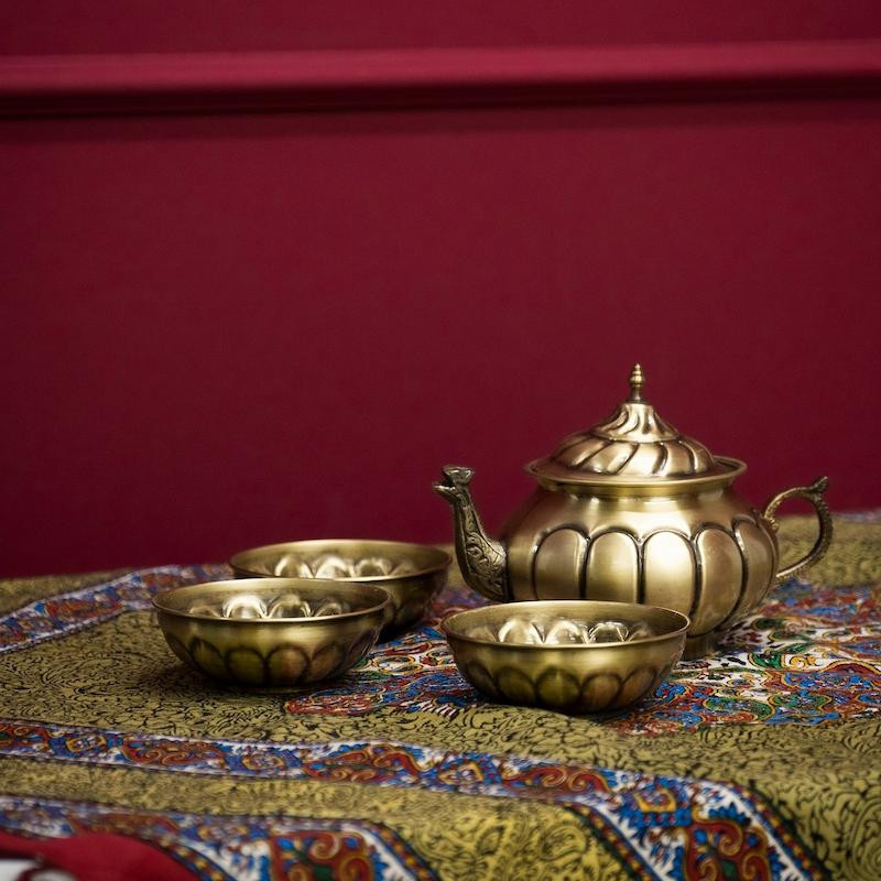 قوری برنجی خشت مدل مامان بزرگ