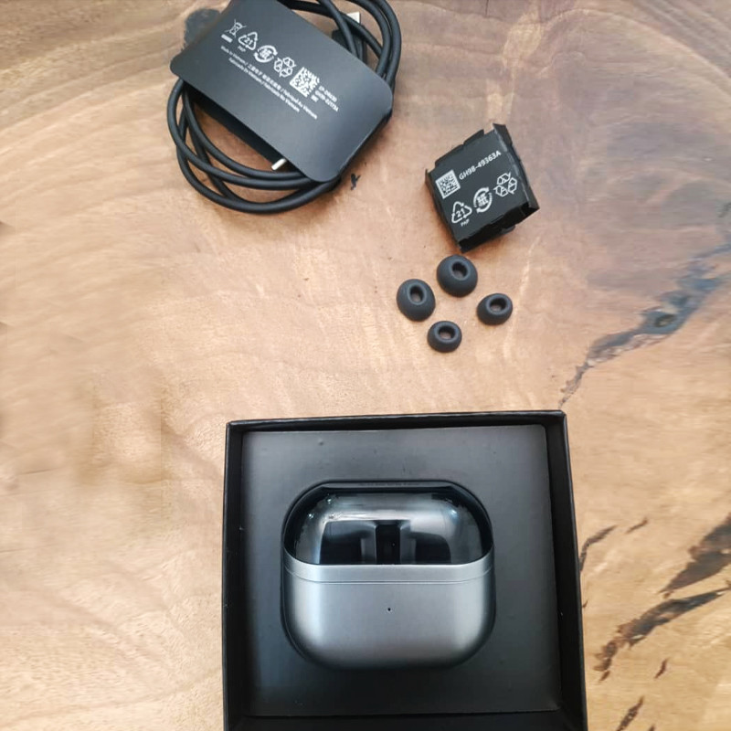 هدفون بلوتوثی مدل buds 3 pro 2025