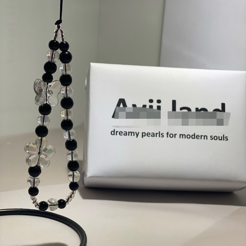 آویز موبایل مدل گل پروانه کریستالی با مروارید کد111
