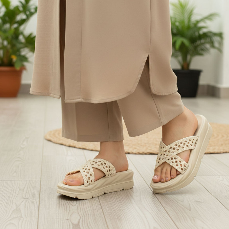 دمپایی زنانه پاپا مدل لژ دار الی بانو BK.4312