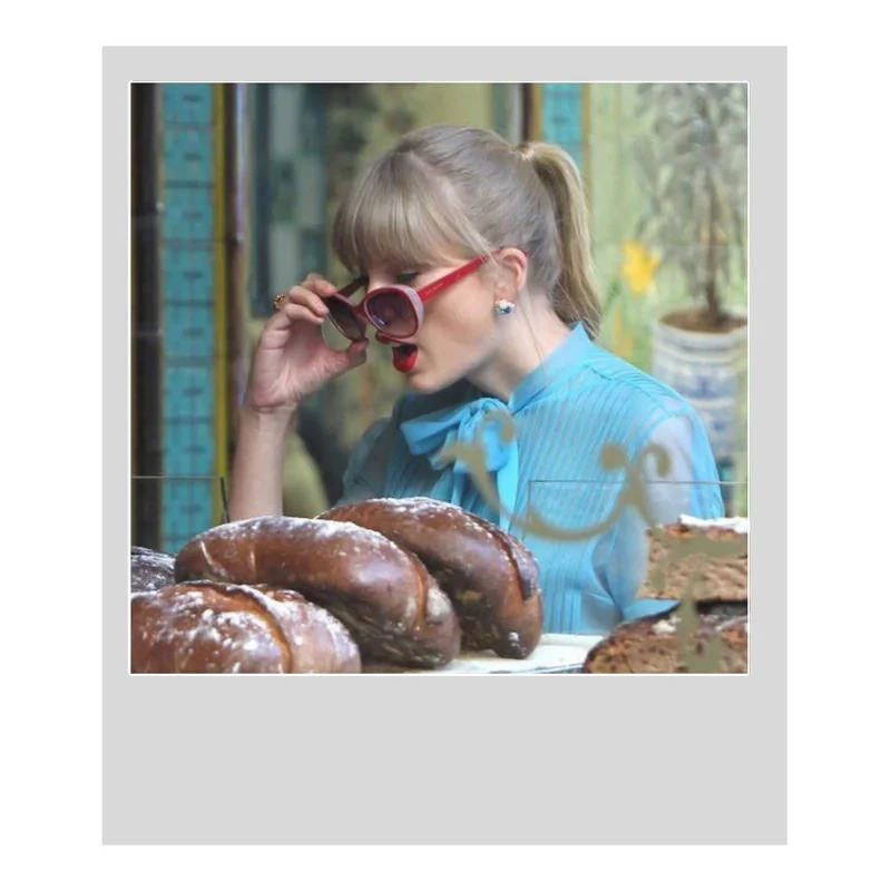 آویز تزیینی طرح تیلور سویفت مدل taylor swift1 مجموعه 5 عددی