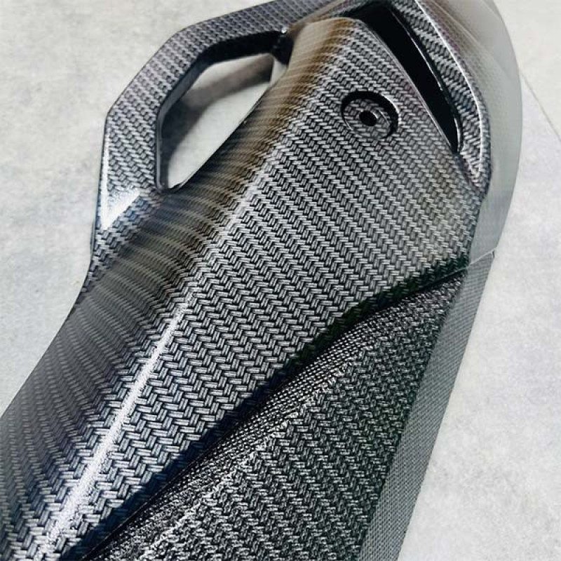 کاور و محافظ اگزوز موتور سیکلت وارون مدل C-9-CARBON مناسب برای هوندا کلیک 160واریو 160