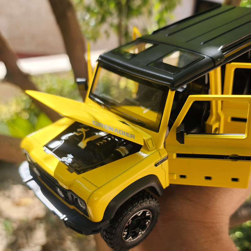ماکت ماشین ناب سل مدل فلزی درب بازشو LAND ROVER PAJAN طرح دودزا