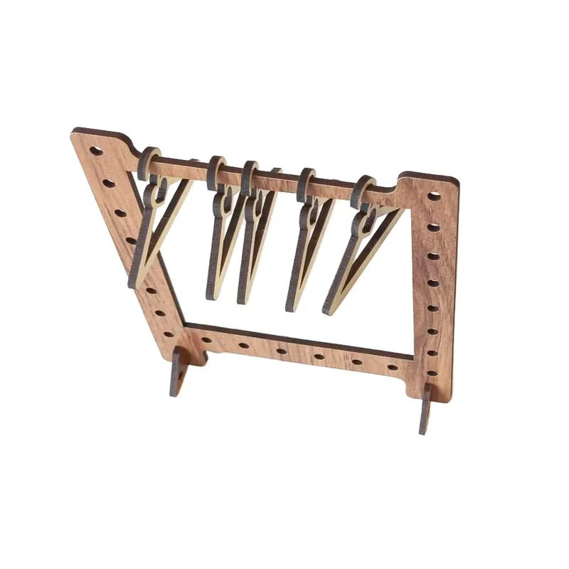ماکت دکوری چوب آرا طرح رگال و چوب لباسی چوبی مدل k620