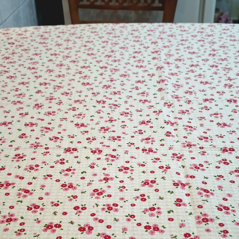 سفره 4 نفره مدل گل ریز سایز 100*100 سانتی متر