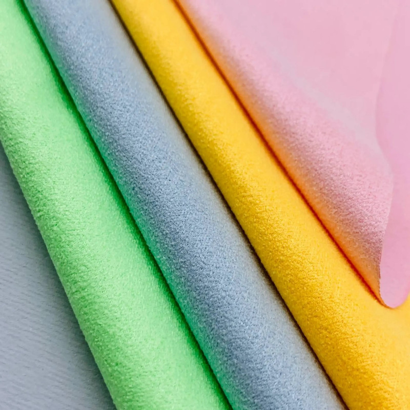 دستمال تمیز کننده صفحه نمایش موبایل و تبلت داریس مدل DS-Microfiber Cleaning بسته 4 عددی