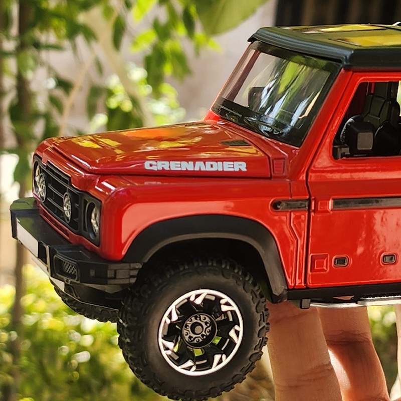 ماکت ماشین ناب سل مدل فلزی درب بازشو LAND ROVER PAJAN طرح دودزا