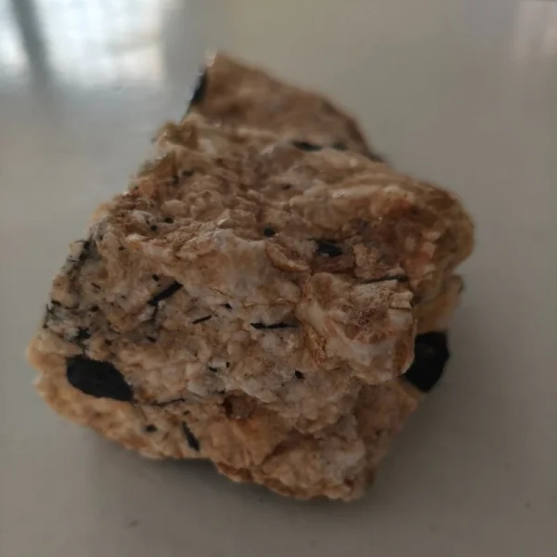 سنگ راف تورمالین مدل فلدسپات