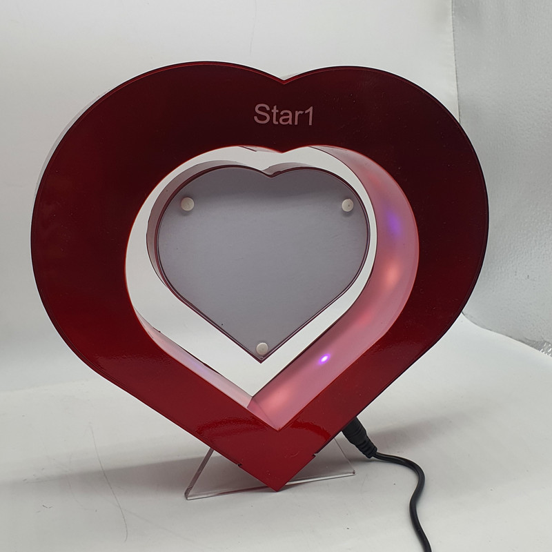 قاب عکس استاروان مدل lOVE