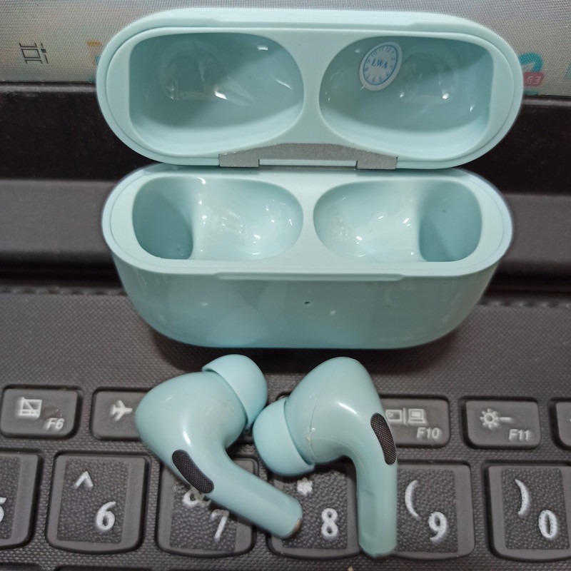 هدفون بلوتوثی مدل AirPods Pro بدون نویز کنسلینگ، درگاه شارژ لایتنینگ، پشتیبانی از فرمان لمسی