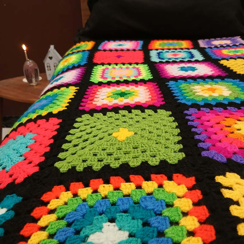 روتختی دو نفره مدل تاج سایز 200x200 سانتی‌متر
