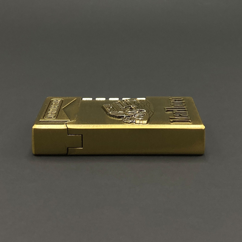 فندک گازی مدل سنگ بغل طرح ماشین مارلبرو کد DKD-1287