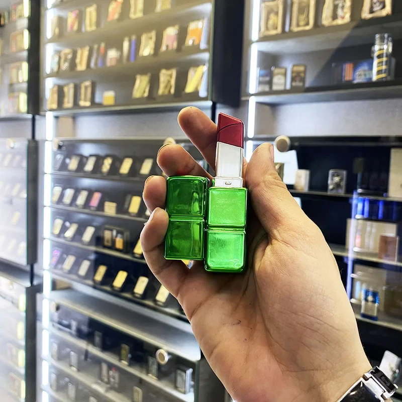 فندک مدل رژ زنانه طرح درب دار مجموعه دو عددی