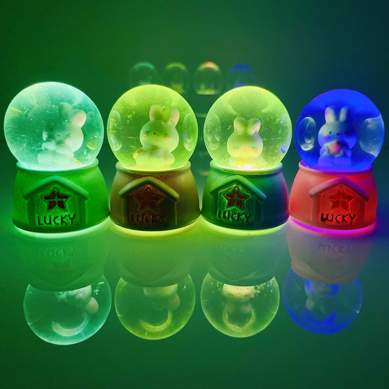 گوی چراغ‌دار مدل Lucky طرح بچه خرگوش خوش شانس کد ABCD1623.15