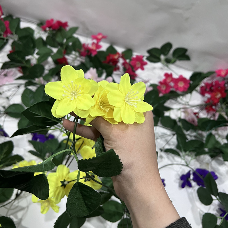 گل مصنوعی ریسه گل و برگی تیارا، 10×10×180 سانتی‌متر، وزن 110 گرم
