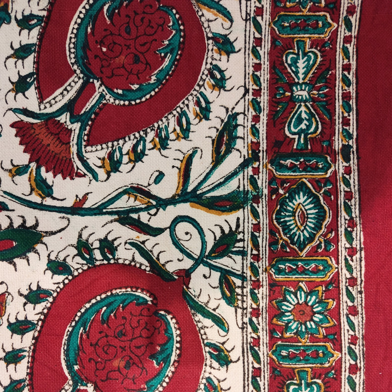 رومیزی قلمکار عطریان طرح یلدا