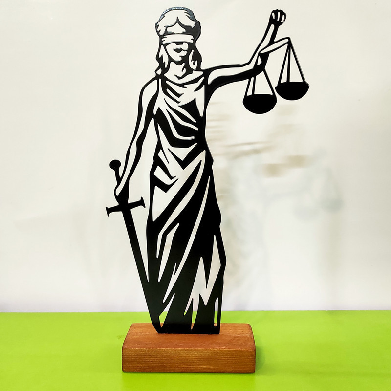 تندیس نیتا متال مدل بانوی عدالت