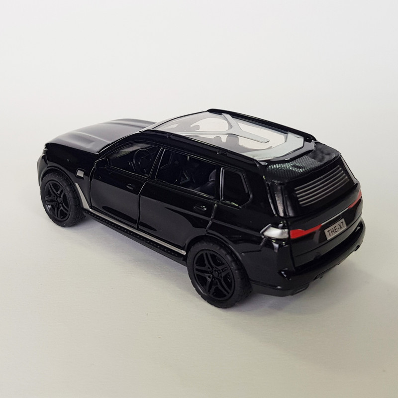 ماشین بازی مدل BMW X8