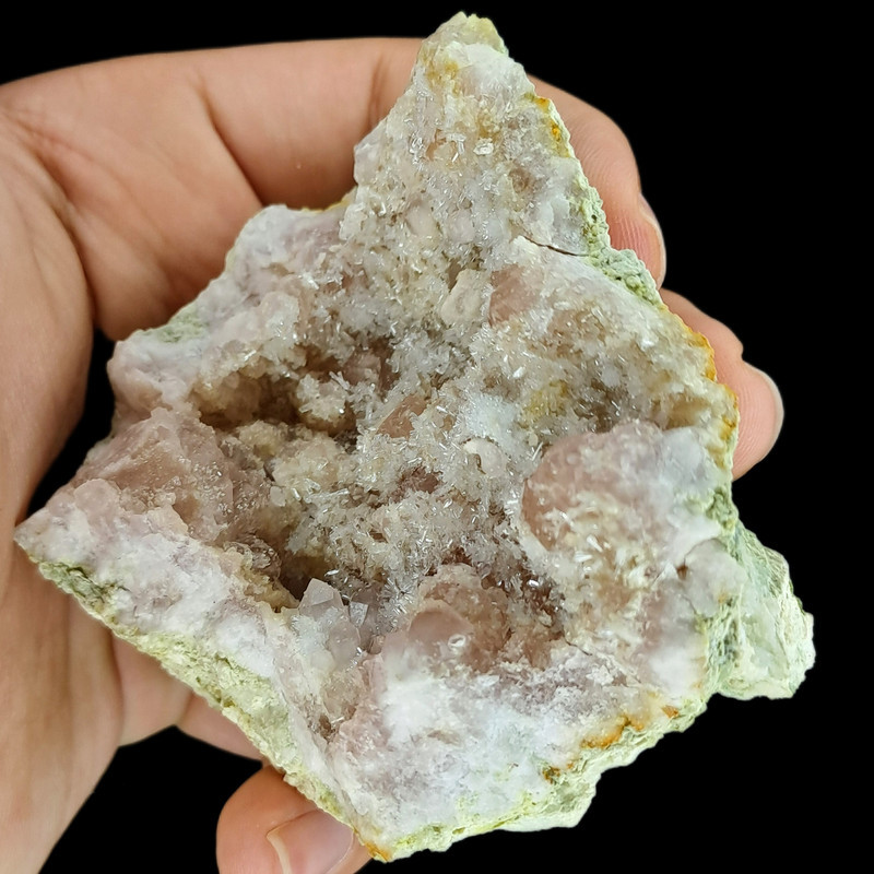 سنگ راف کوارتز مدل توپی کد m052
