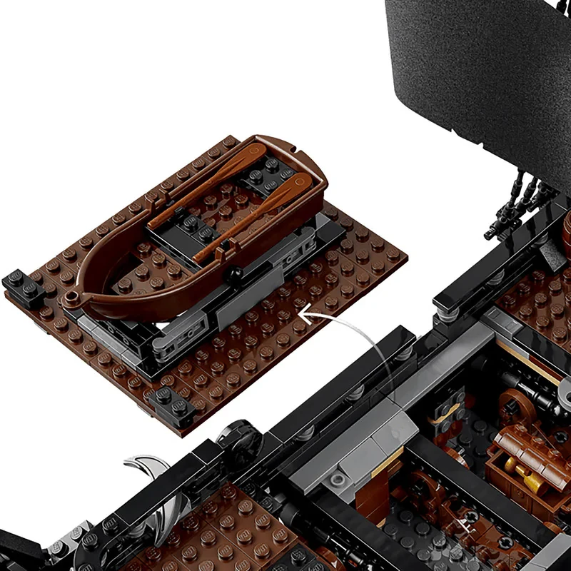 لگو 2862 تکه سری Icons مدل Captain Jack Sparrow's Pirate Ship کد 10365