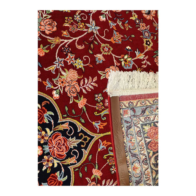 فرش ماشینی 700 شانه زمینه قرمز لاکی حاشیه کرم مدل شاهکار نوین کد YN-N083-2559
