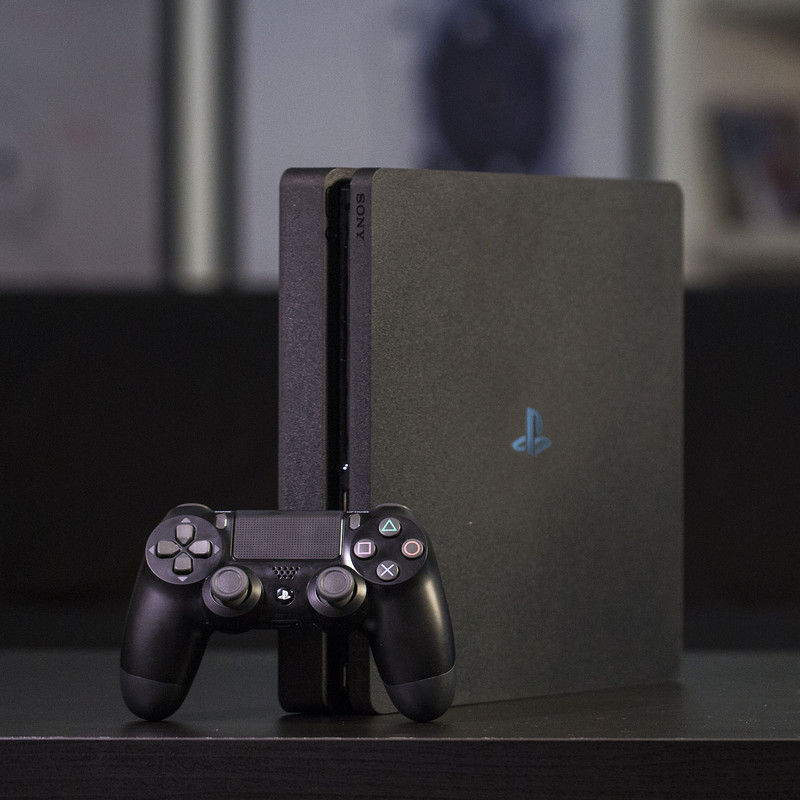 کنسول بازی سونی مدل Playstation 4 Slim ریجن 2 کد CUH-2216B ظرفیت 1 ترابایت به همراه 10 بازی