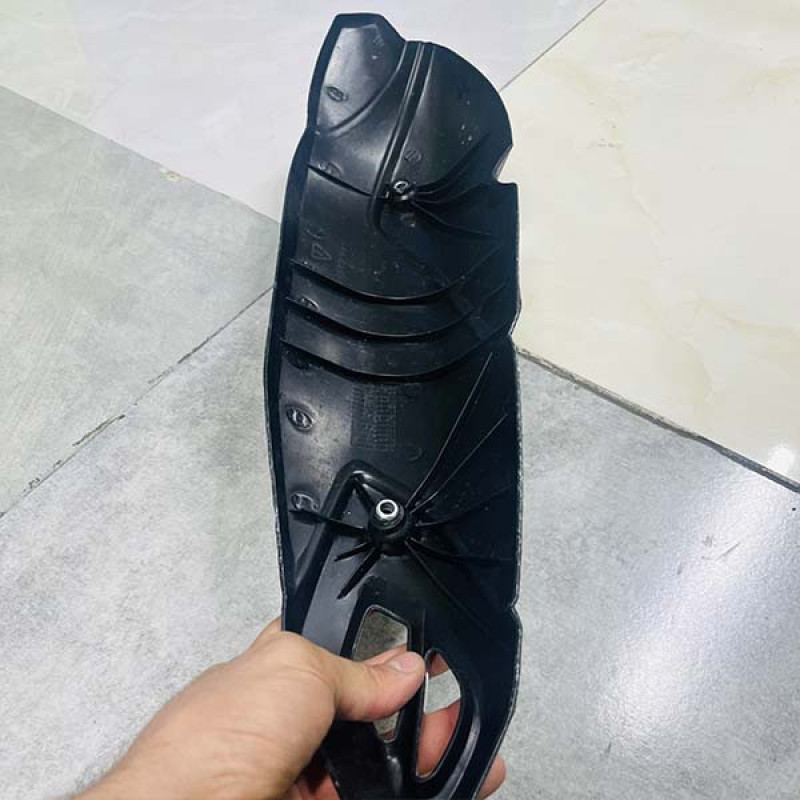 کاور و محافظ اگزوز موتور سیکلت وارون مدل C-33-CARBON مناسب برای یاماها آیروکس