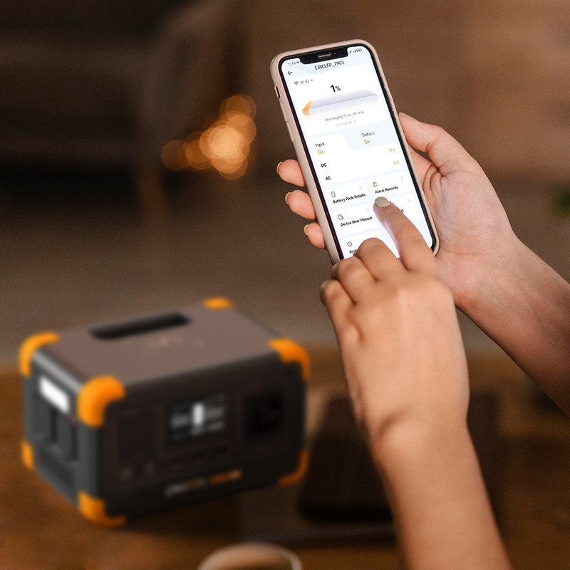 پاور استیشن پکرون مدل E300 LFP ظرفیت 15000 میلی آمپر ساعت