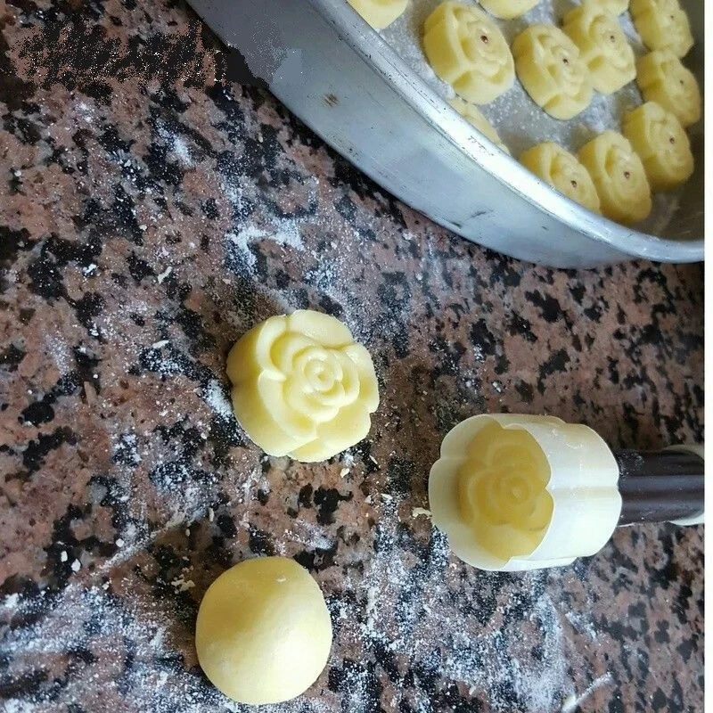 قالب شیرینی به گز مدل گل رز