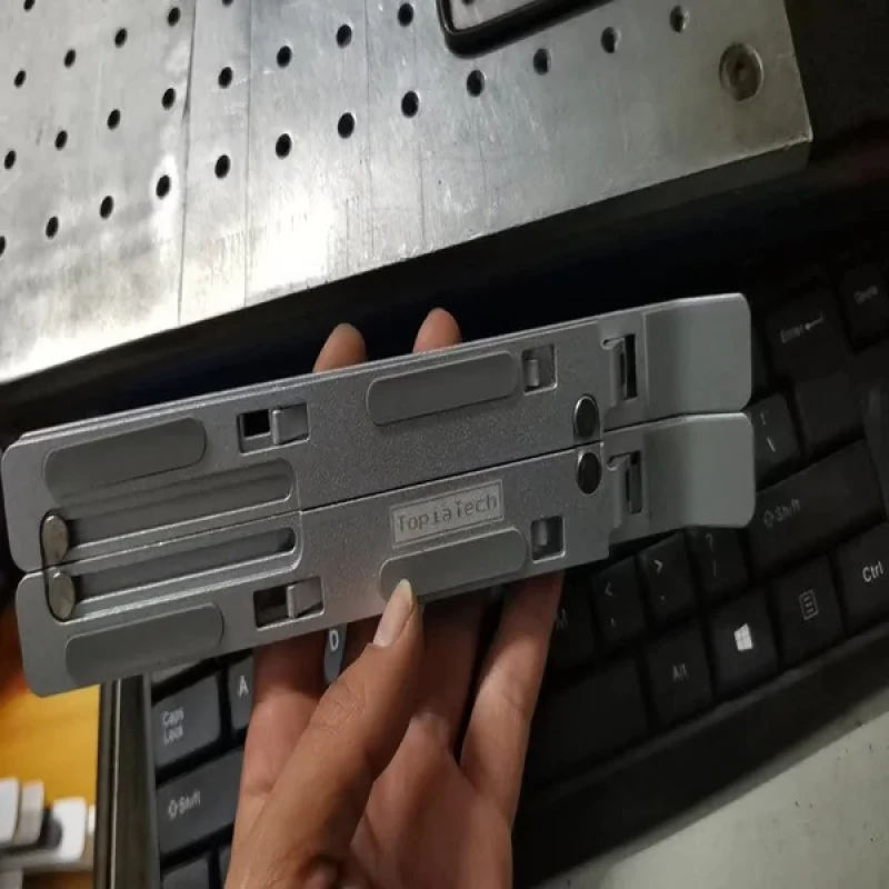 پایه نگهدارنده لپ تاپ توپیاتک مدل Laptop Stand PLUS