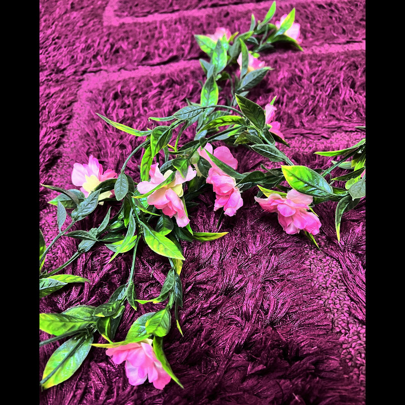 گل مصنوعی ریسه گلدار، جنس پلاستیک، ابعاد 100×2×2 سانتی‌متر، وزن 100 گرم