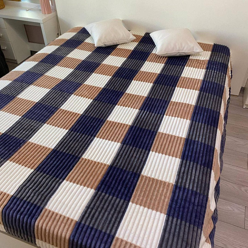 پتو مسافرتی مدل ژله ای پلیسه چهار خونه سایز 200 × 150 سانتی متر