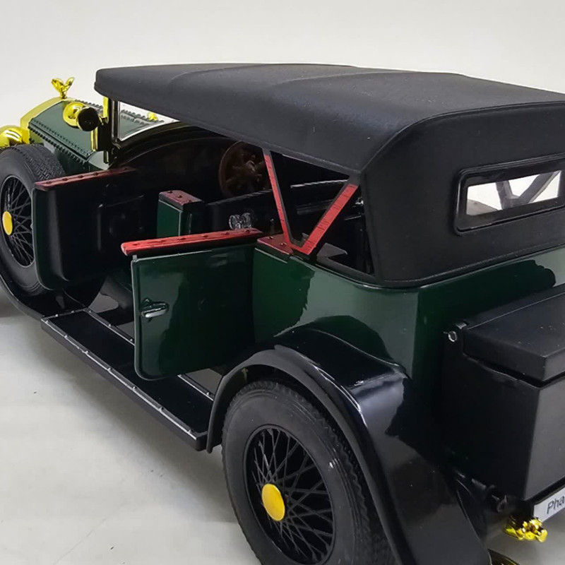 ماکت ماشین ناب سل مدل رولزرویس کلاسیک فلزی چراغدار عقب کش با قابلیت سقف کروک کد Classic metal Rolls-Royce with lights
