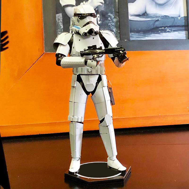 ساختنی 172 تکه مدل Stormtrooper